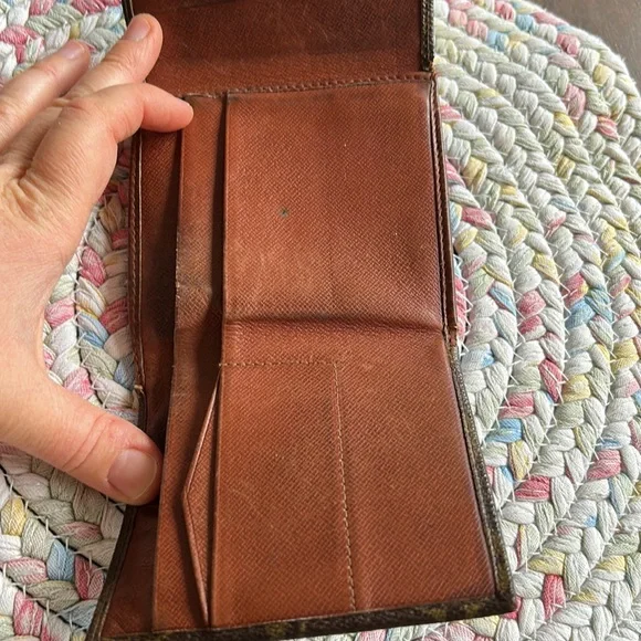 Louis Vuitton 1984 Monogram Wallet - Picture 7 of 10